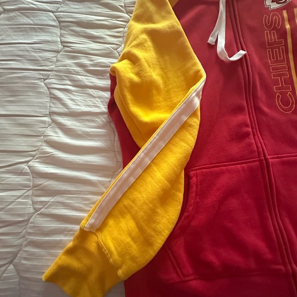 NFL Chiefs Red and Yellow Ladies Zip Up Hoodie XXL - Picture 3 of 6